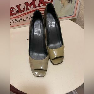Stuart Weitzman Gray Patent Leather Pumps